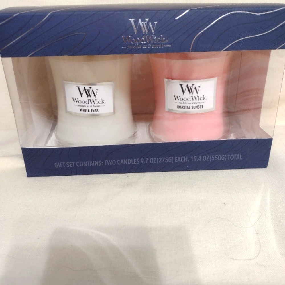 Wood Wick set of 2 candles New in Box